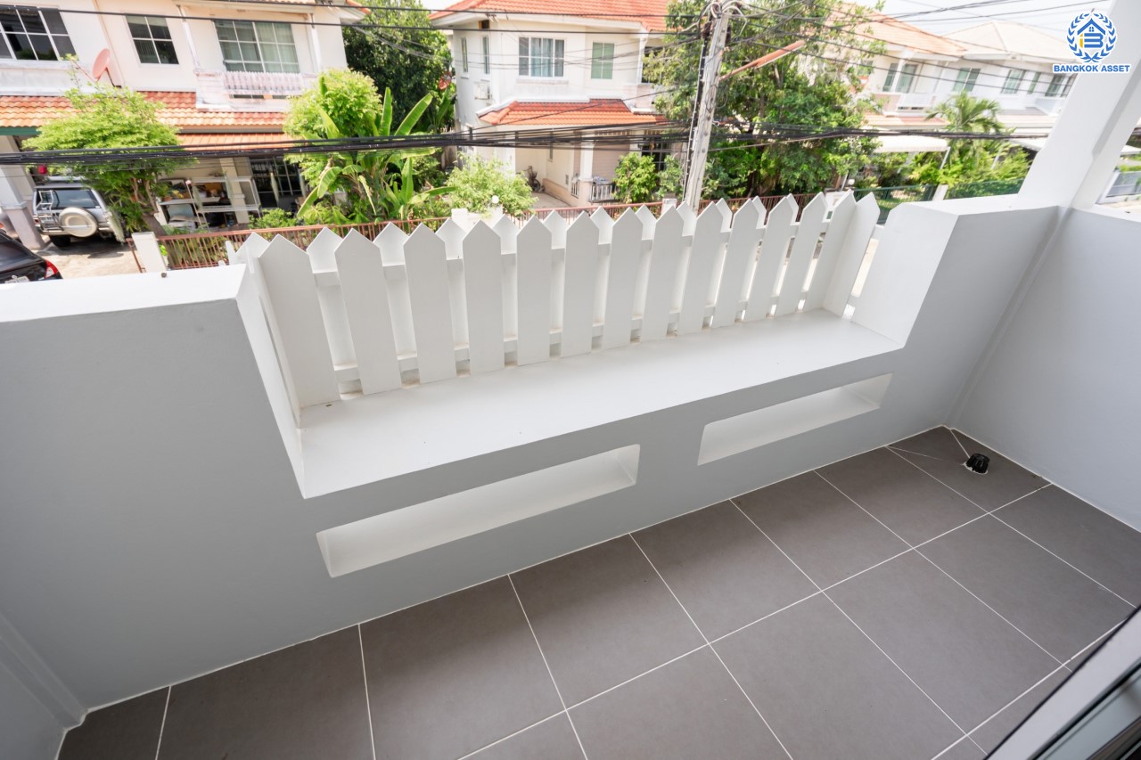 บ้านมือสองตกแต่งใหม่ ม.ชลลดา วัดลาดปลาดุก คุณภาพระดับ L&H บนเนื้อที่ 52.4 ตร.ว. ฟังก์ชัน 3 ห้องนอน 2 ห้องน้ำ 2 ที่จอดรถ บนทำเลศักยภาพ เพียง 15 นาทีถึง เซ็นทรัลเวสท์เกต ใกล้รถไฟฟ้าสายสีม่วง "สถานีคลองบางไผ่"...